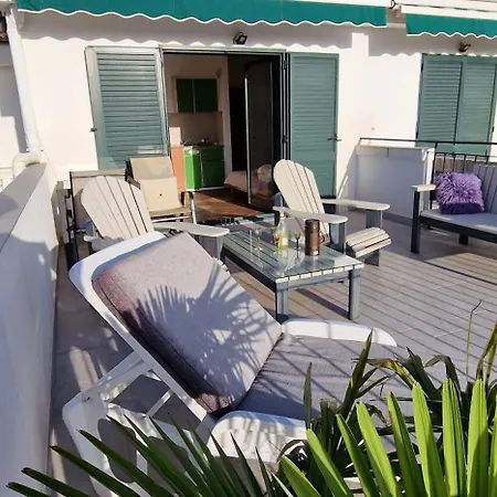 Lutovac Apartament *